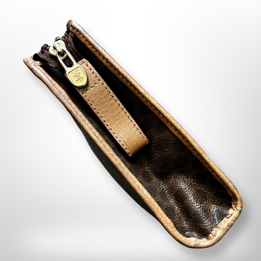 Celine Brown Triomphe PVC and Calfskin Leather Clutch - Picture 2 of 9